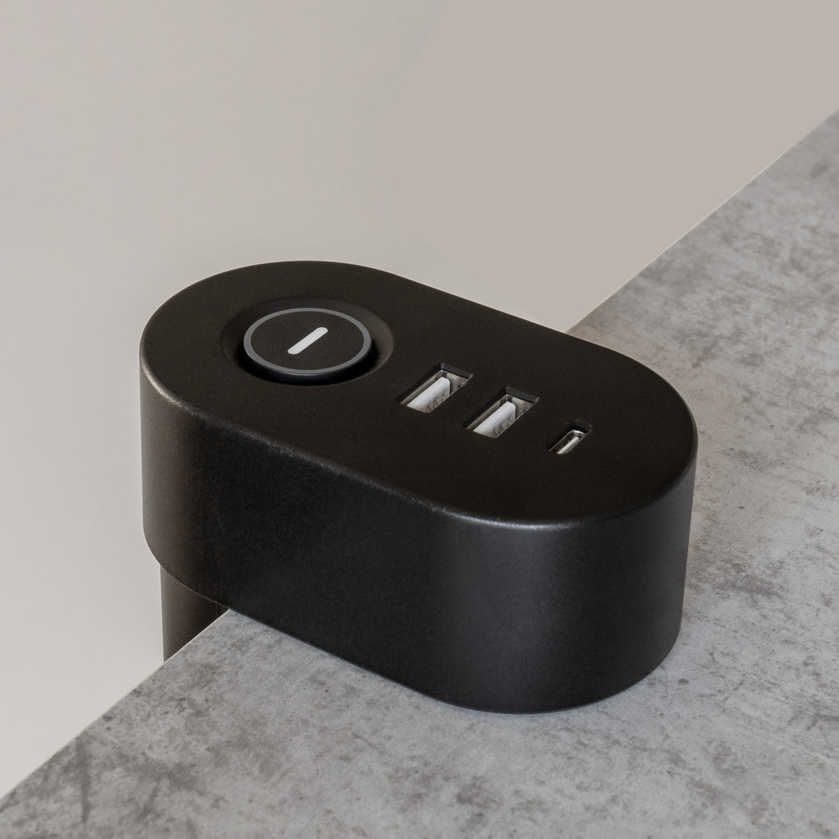 MD833 Steckdosenleiste klemmbar | 3x Steckdosen | 2x USB-A QC 18W | 1x USB-C PD 20W | 3m | Schwarz