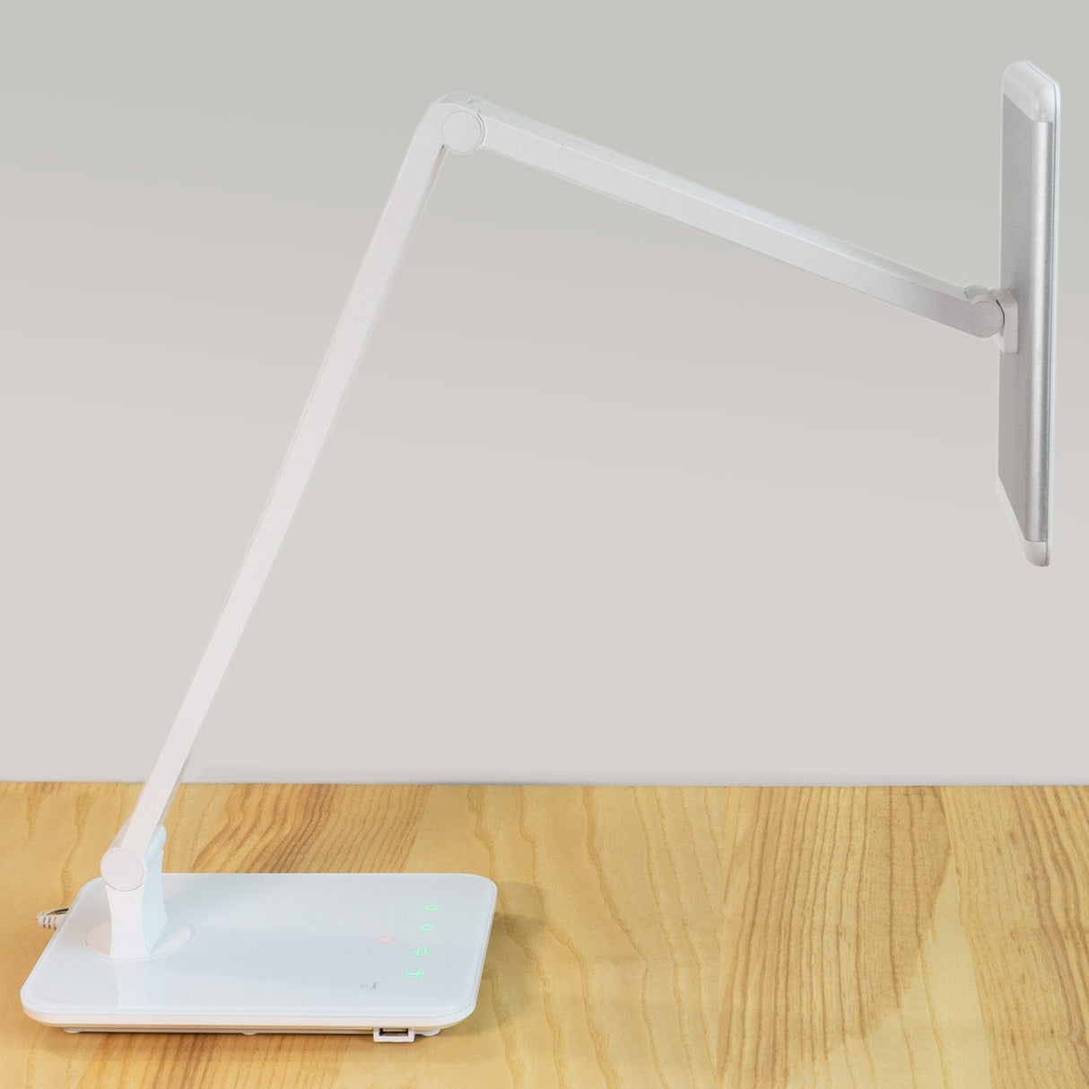 LTL00100 LED Schreibtischlampe mit USB und großer Leuchtfläche